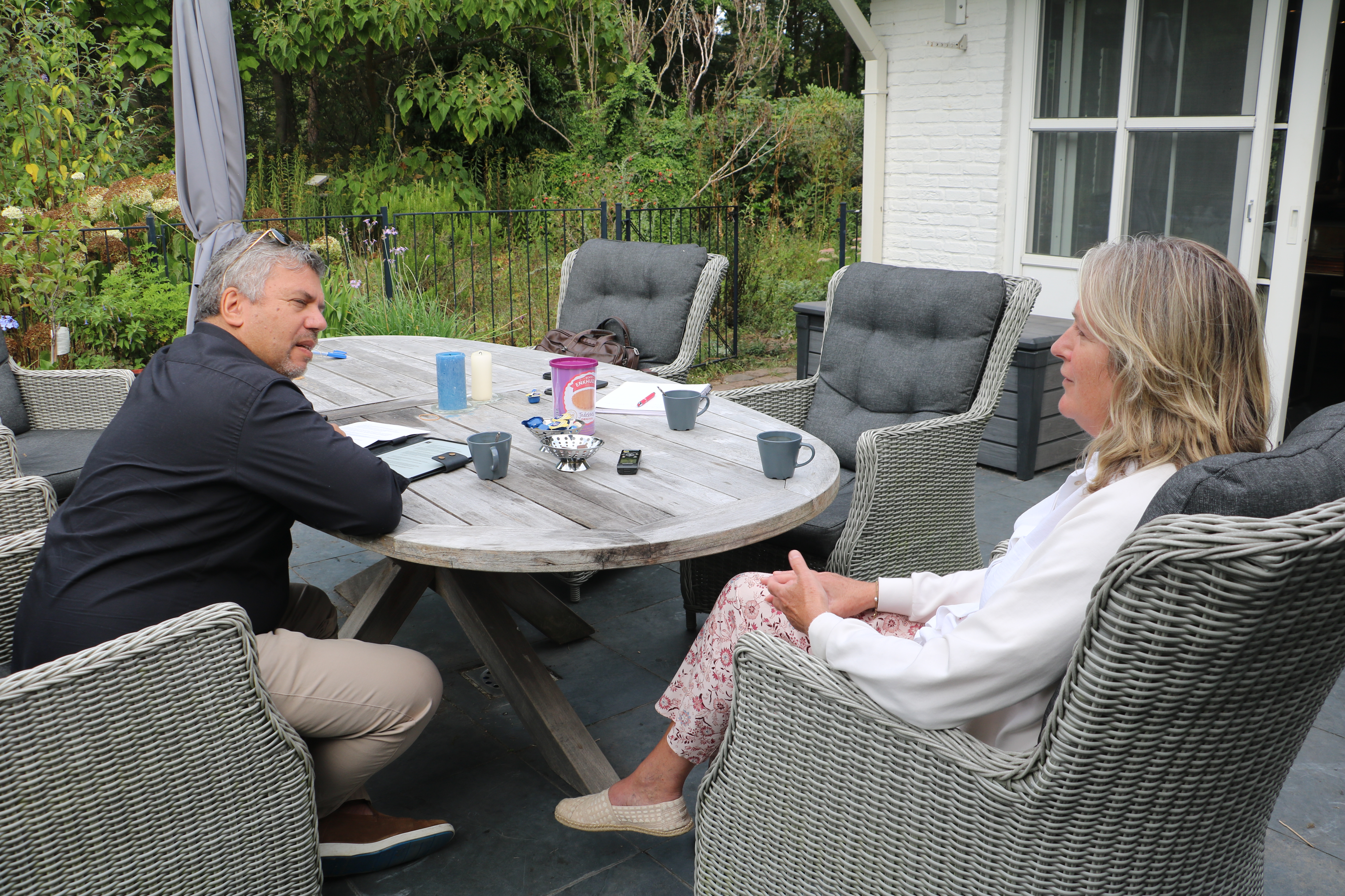 Peter Linders in gesprek met Anke van Hal